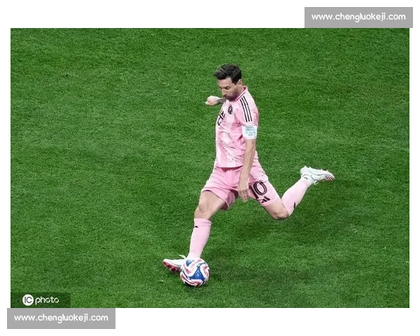 世俱杯揭幕战:梅西中柱 + 任意球险绝杀 迈阿密 0-0 闷平开罗国民 世俱杯揭幕战:梅西中柱 + 任意球险绝杀 迈阿密 0-0 闷平开罗国民